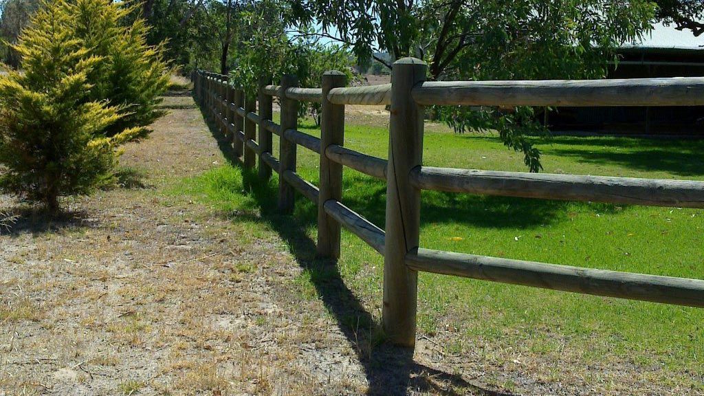 images/pages/news/10-tips-to-maintaining-wooden-fencing/10-tips-to-maintaining-wooden-fencing.jpg